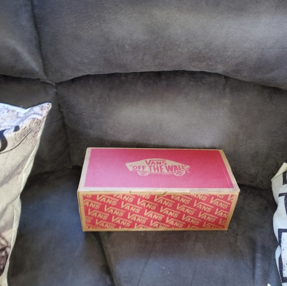 NEW Vans Slip-ons - Picture 2 of 6